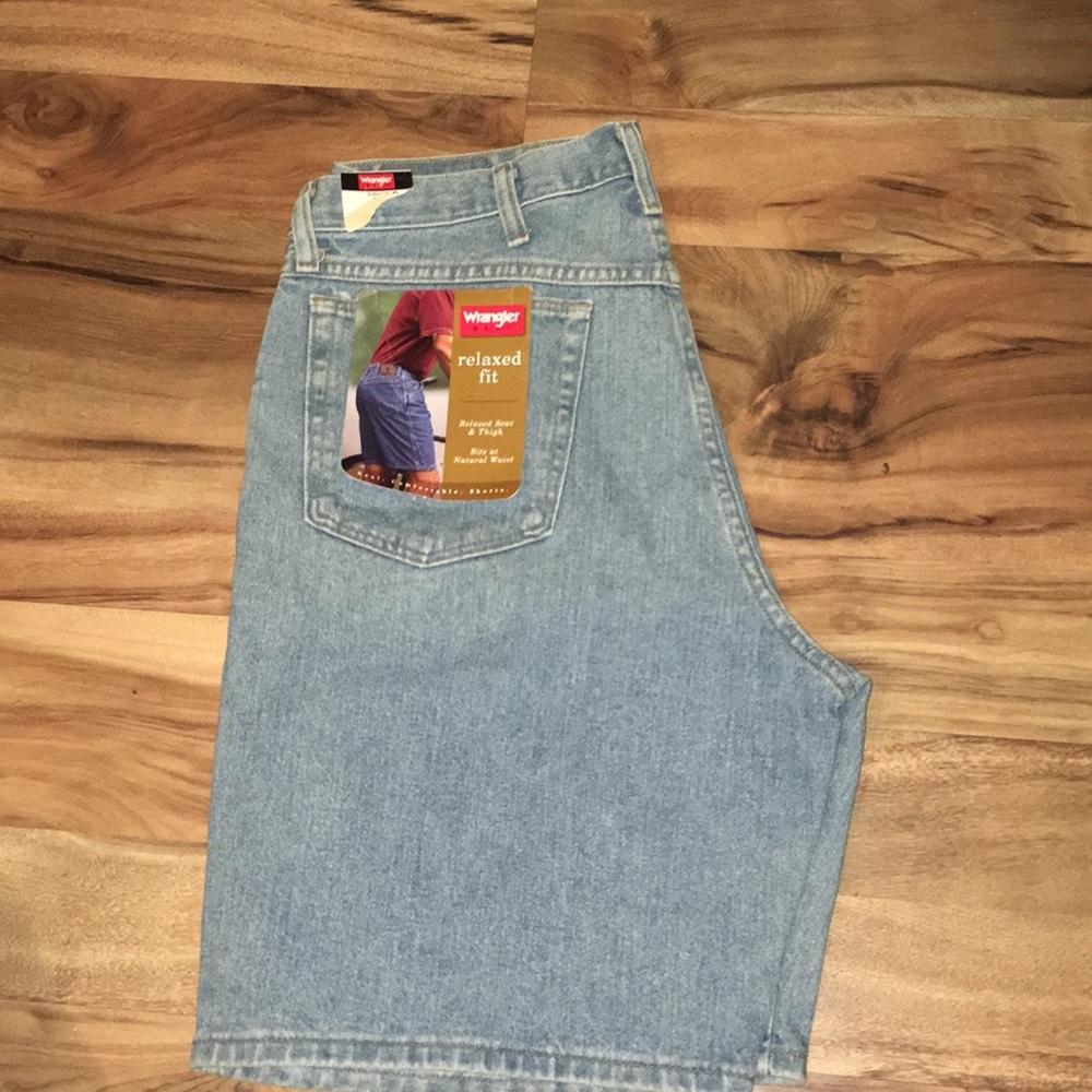 NEW 👀Wrangler relaxed fit men short